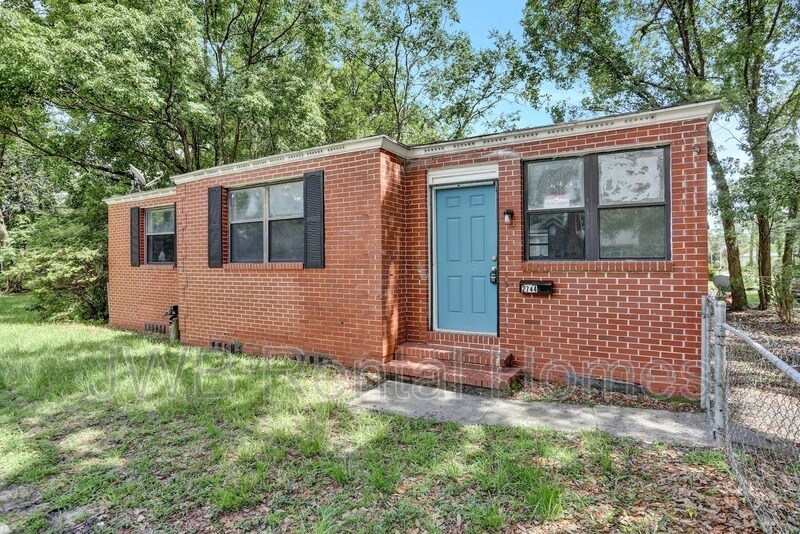 Foto principal - 2744 Broadway Ave