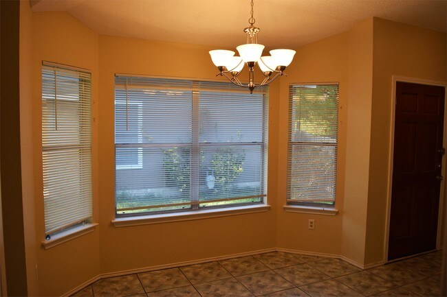 Foto del edificio - 8133 Tockington Way