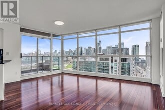 Building Photo - 219 Fort York Blvd