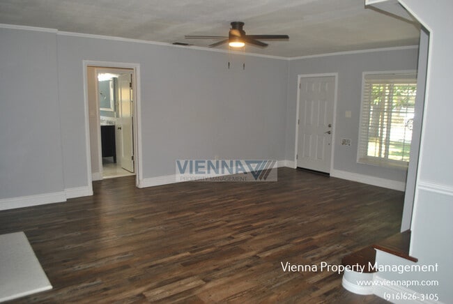 Photo - 3401 57th St House