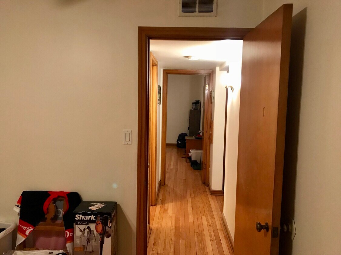 Foto principal - 9023 W Center St