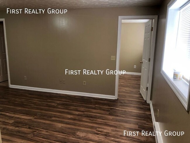 Building Photo - 1 Bedroom, 1 Bath Apartment for Rent in Da...