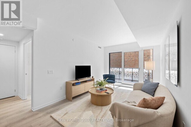 Building Photo - 101 Roehampton Ave