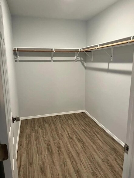 Building Photo - 8423 10th Pl