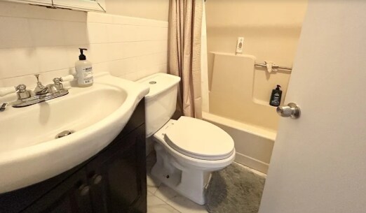 Images are representative samples of the advertised unit. Actual units shown during tours may differ - 62 Hammond St