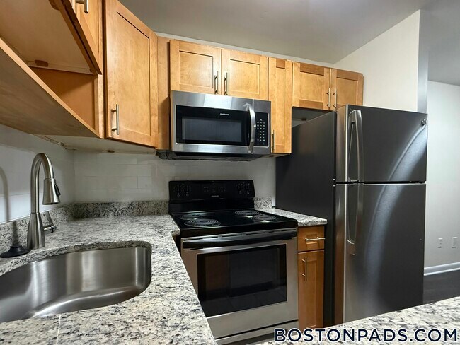 Foto del edificio - 16 Westgate Dr