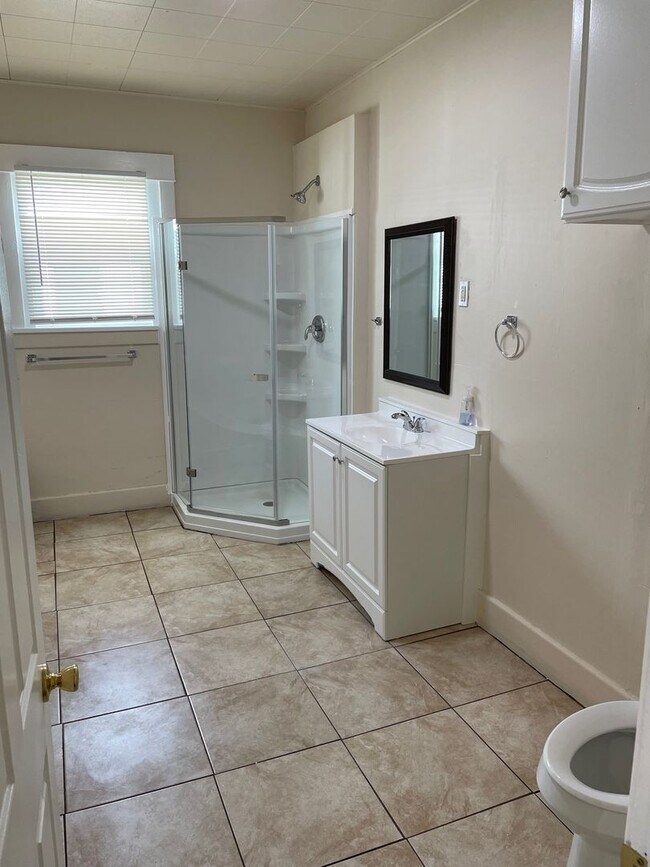 Foto del edificio - 335 S Park St