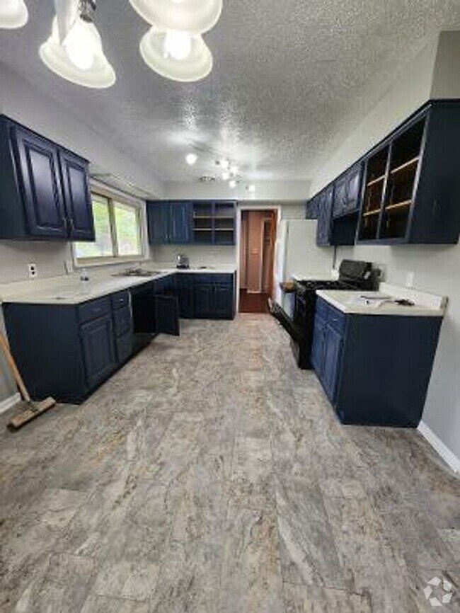 Wanamaker Village Apartments under 2,000 Indianapolis, IN 1