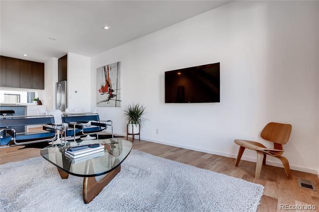 Foto del edificio - 2152 S Delaware St