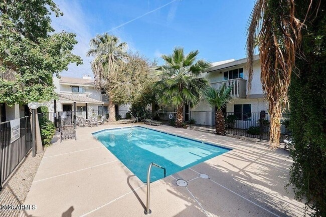 Photo - 1402 E Osborn Rd Apartment