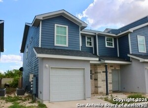 Foto del edificio - 6938 Crestway Rd