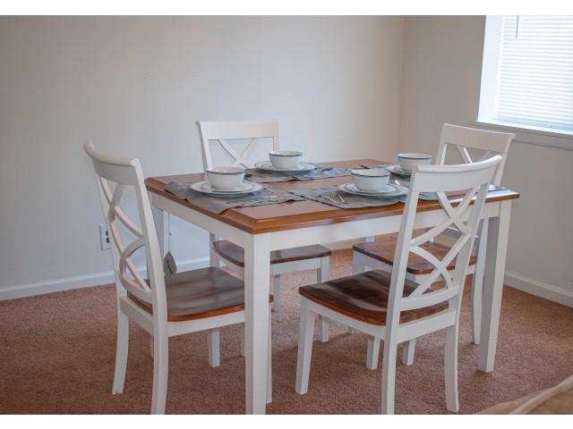 Sample Dining Room - Winslow House Apartments