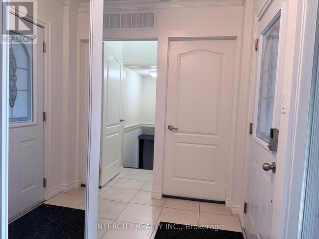 Photo du bâtiment - 36 Strathburn Blvd