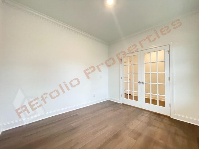 Foto del edificio - Beautiful Brand New 4 Bedroom, 3 Bathroom Home with 1st Fl Bedroom+  Office, 2-Car-Garage &High-S...