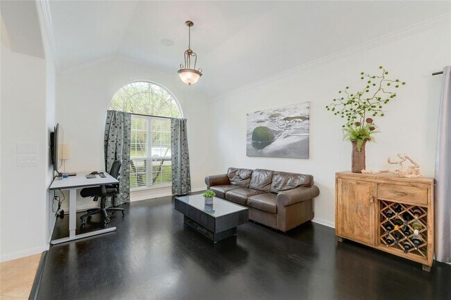 Building Photo - 1108 Brown Dr