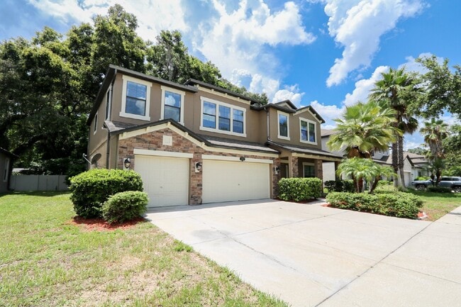 Building Photo - Gorgeous 5-bedroom, 4-bathroom, 3-car gara...
