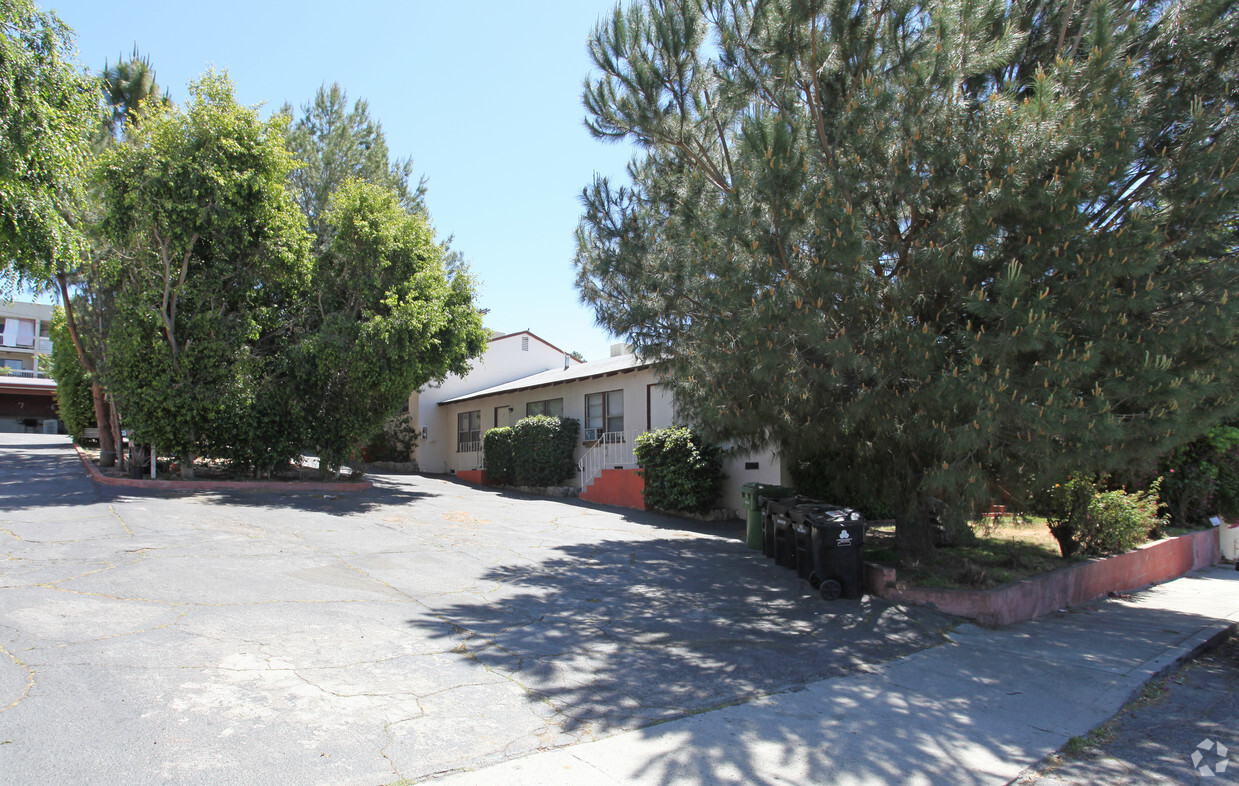 Primary Photo - 10140 Hillhaven Ave
