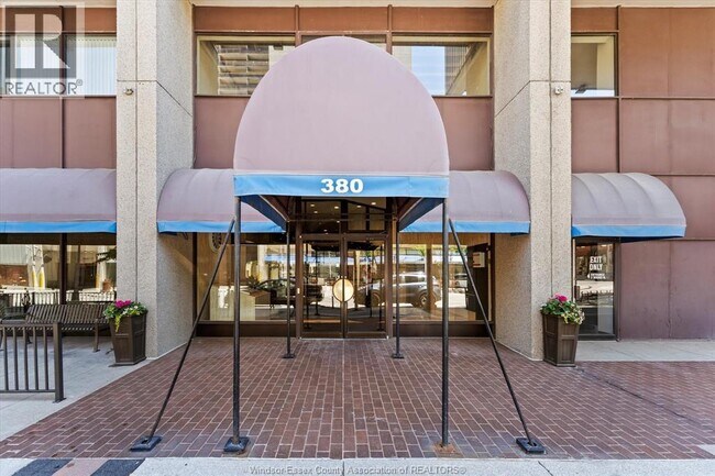 Building Photo - 380 Pelissier St