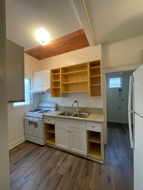 Foto principal - 759 Yale St