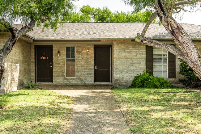 Building Photo - 1604 Cimmarron St