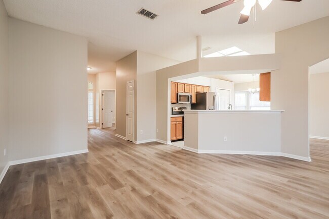 Building Photo - 311 Island View Cir