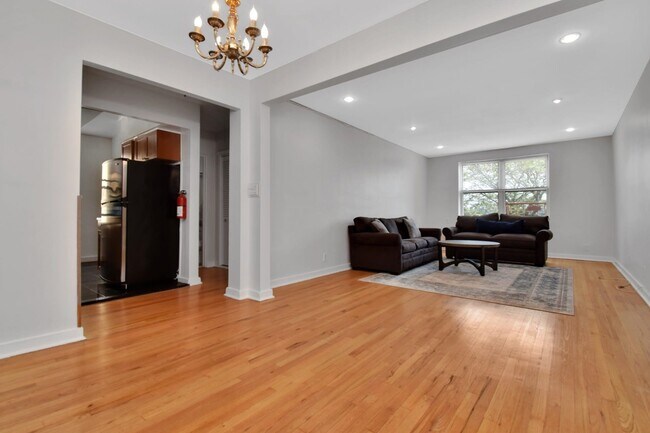 Foto del edificio - 8500 Boulevard E