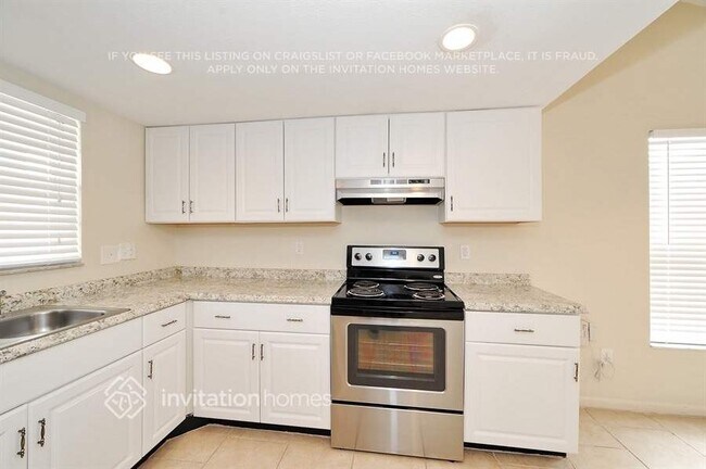 Foto del edificio - 8229 Greenleaf Cir