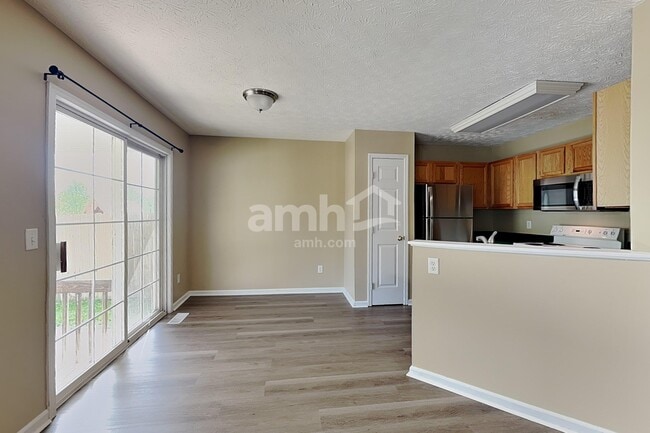 Building Photo - 2282 Villagewood Ct