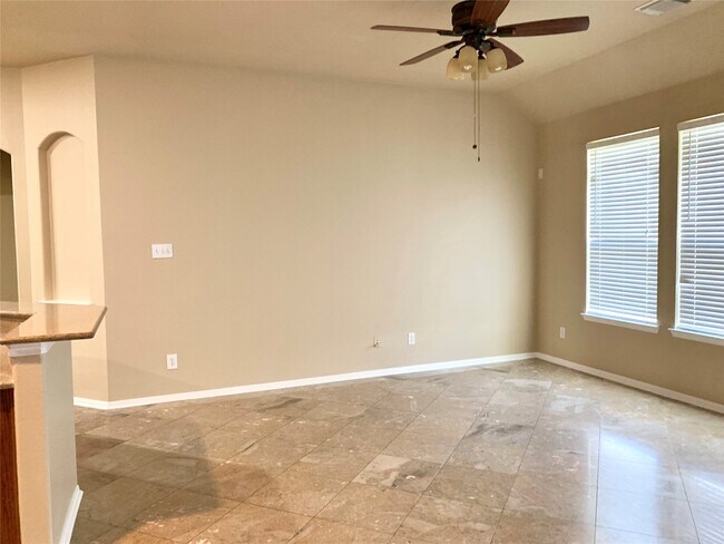 Foto del edificio - 2822 Chalet Knolls Ln
