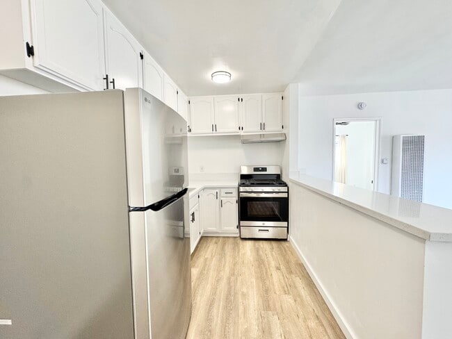 Foto del edificio - 716 W 81st St