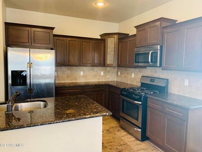 Building Photo - 3888 Loma Brisa Dr
