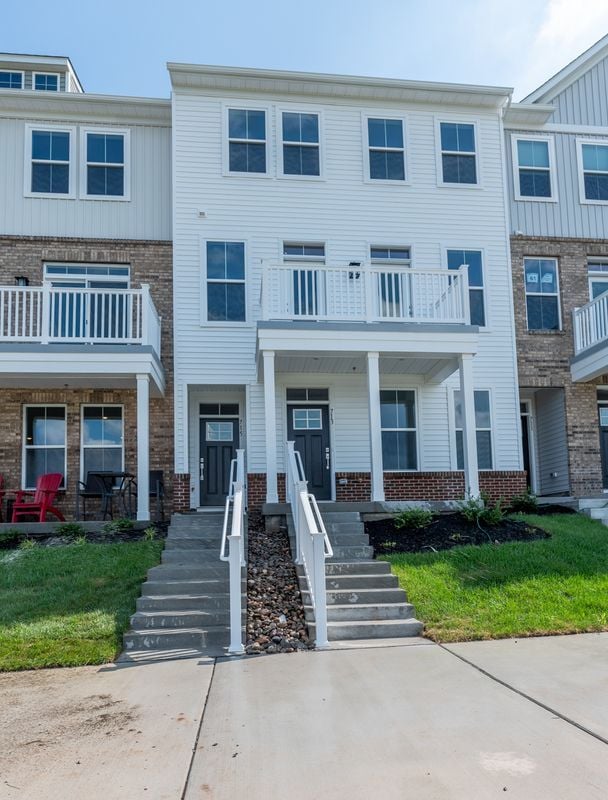 Building Photo - 713 Platinum Dr