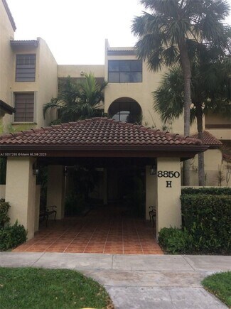 Building Photo - 8850 SW 123rd Ct