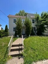 Building Photo - 936 Parkside Ave.