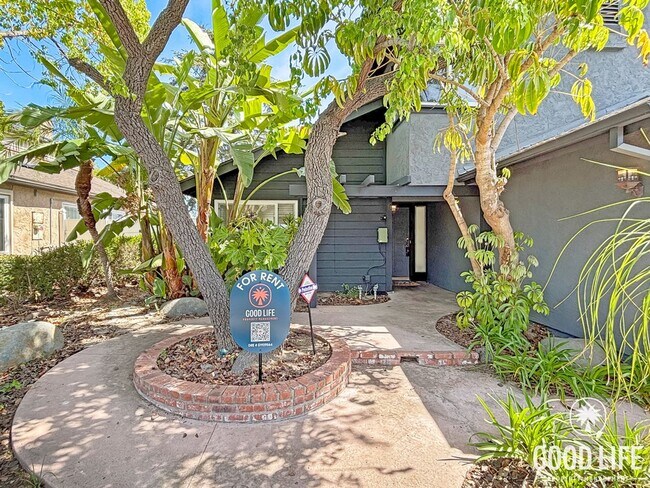 Foto del edificio - Charming 4BD/3BA 2-Story House in Spring Valley W/ W/D, A/C, Large Balcony, & Community Pool, Par...