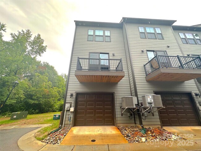 Foto del edificio - 460 Spearfield Ln