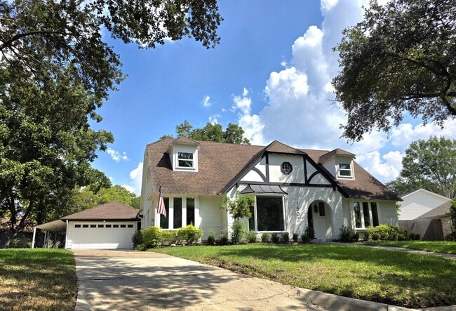 Building Photo - 1507 Village Green Ct