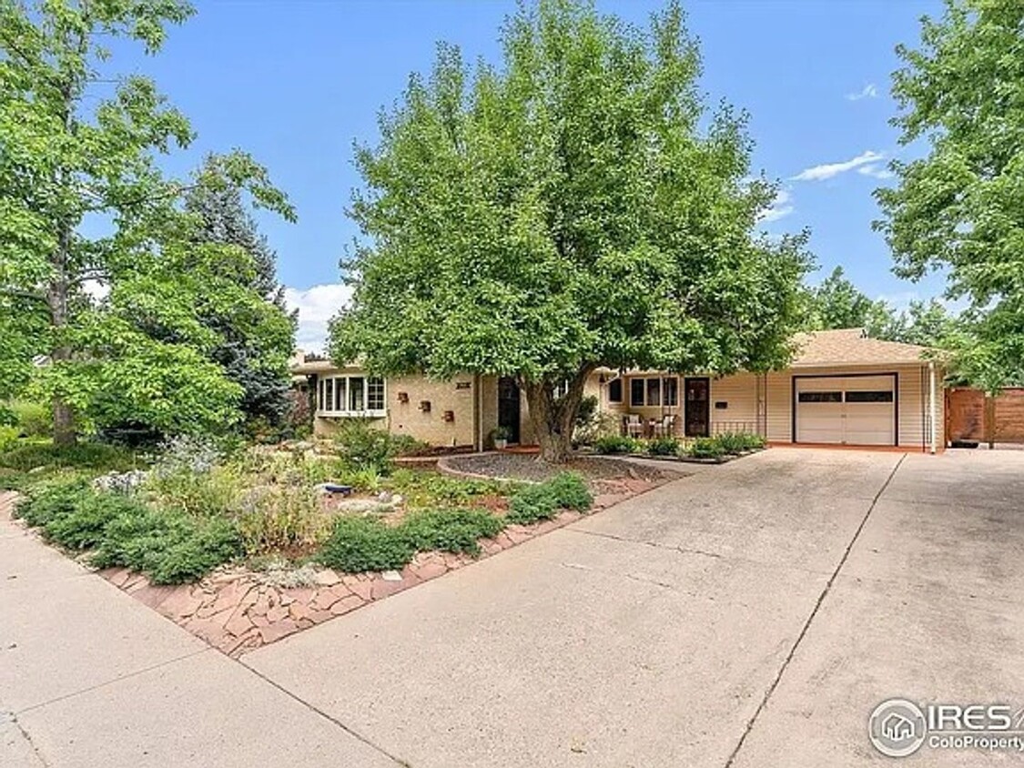 Foto principal - Charming North Boulder Ranch Home with Ope...