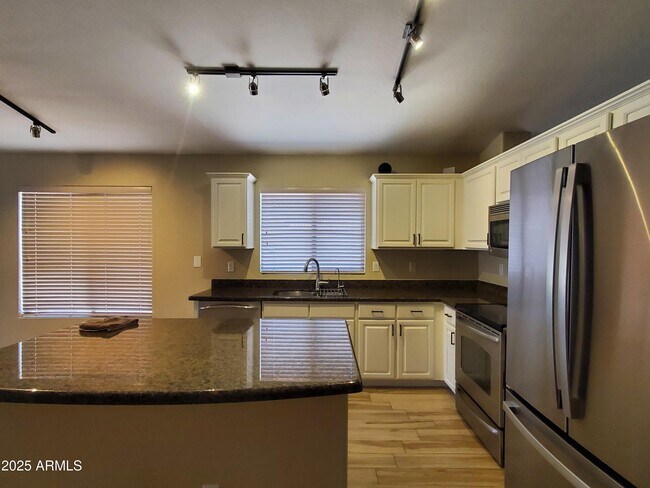 Building Photo - 10278 E Blanche Dr