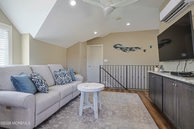 Building Photo - 246 Mantoloking Rd