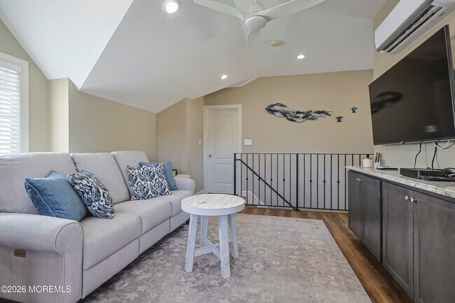 Foto del edificio - 246 Mantoloking Rd