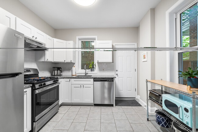 Foto del edificio - 1542 N Hollywood St