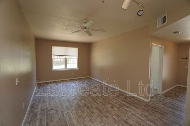 Building Photo - 12918 Ironstone Way