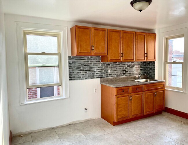Foto del edificio - 2565 Radcliff Ave