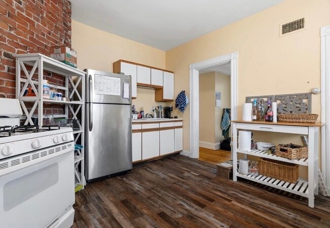 Building Photo - 861 Dorchester Ave