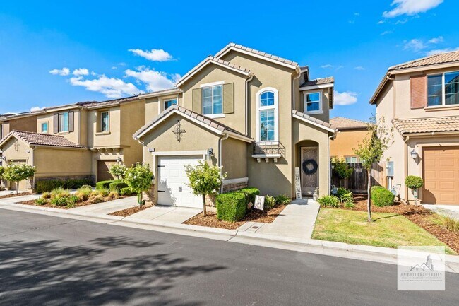 Foto del edificio - Beautiful 3 Bedroom 2.75 Bath Home with SO...