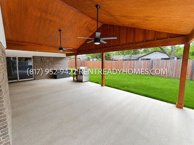 Foto del edificio - 12372 High Meadow Dr