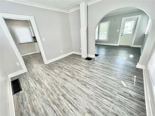 Building Photo - 1319 Highland Ave