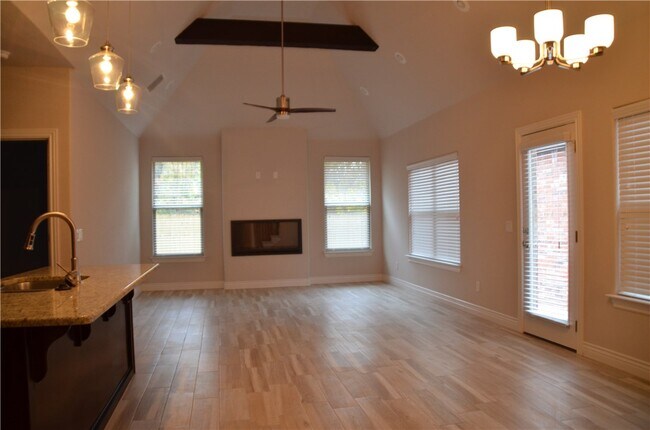 Building Photo - 1710 SW Riverstone Rd