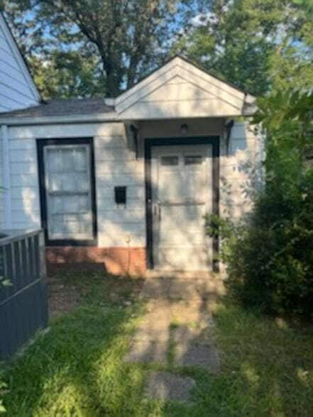 Primary Photo - 632 S Graham St